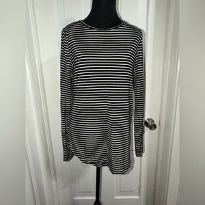 Women's size medium old navy shirt, top, Blouse